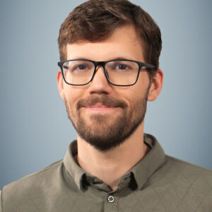 Headshot of Jonathan Eason